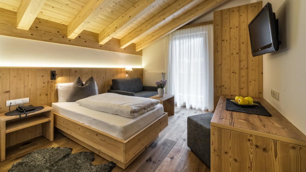 Hotel Moritz Dobbiaco Ngoại thất bức ảnh